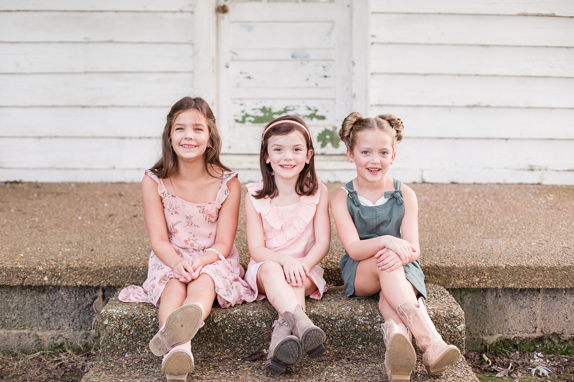 How to Plan Outfits for Spring Family Portraits